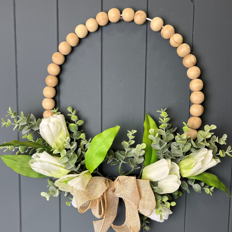 Round Beaded and White Tulip Wreath detail page
